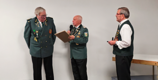 Ehrenmitglied Manfred Hanke erhält das Silberne Ehrenkreuz des DSB