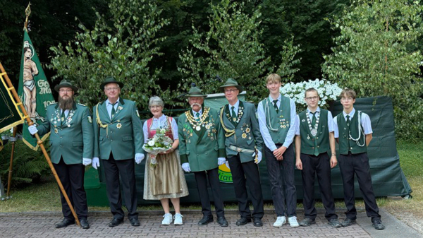Schützen aus Höhr-Grenzhausen feiern Schützenfest