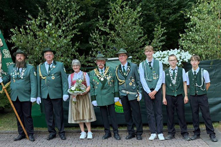 Schützen aus Höhr-Grenzhausen feiern Schützenfest